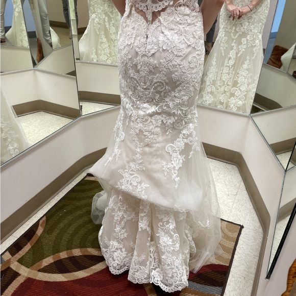 Blue by Enzoani wedding dress - Matilda - Picture 5 of 8